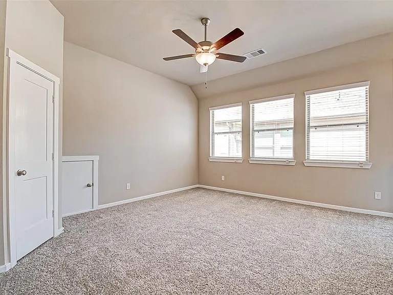 311 N Spotted Fern Dr — Photo 8