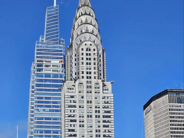 320 East 42nd Street image 4 of 23