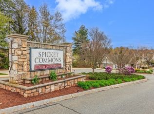 21 Hampshire Rd APT 313, Methuen, MA 01844