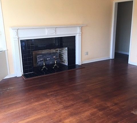 4th image of 825 S Dogwood Dr