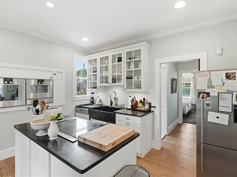 52 Berkeley Ave — Photo 15