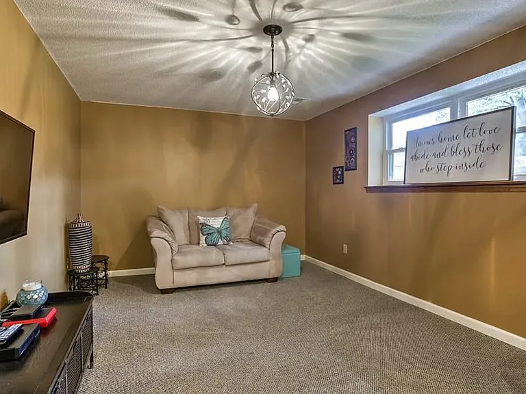420 SE Onyx Dr — Photo 12