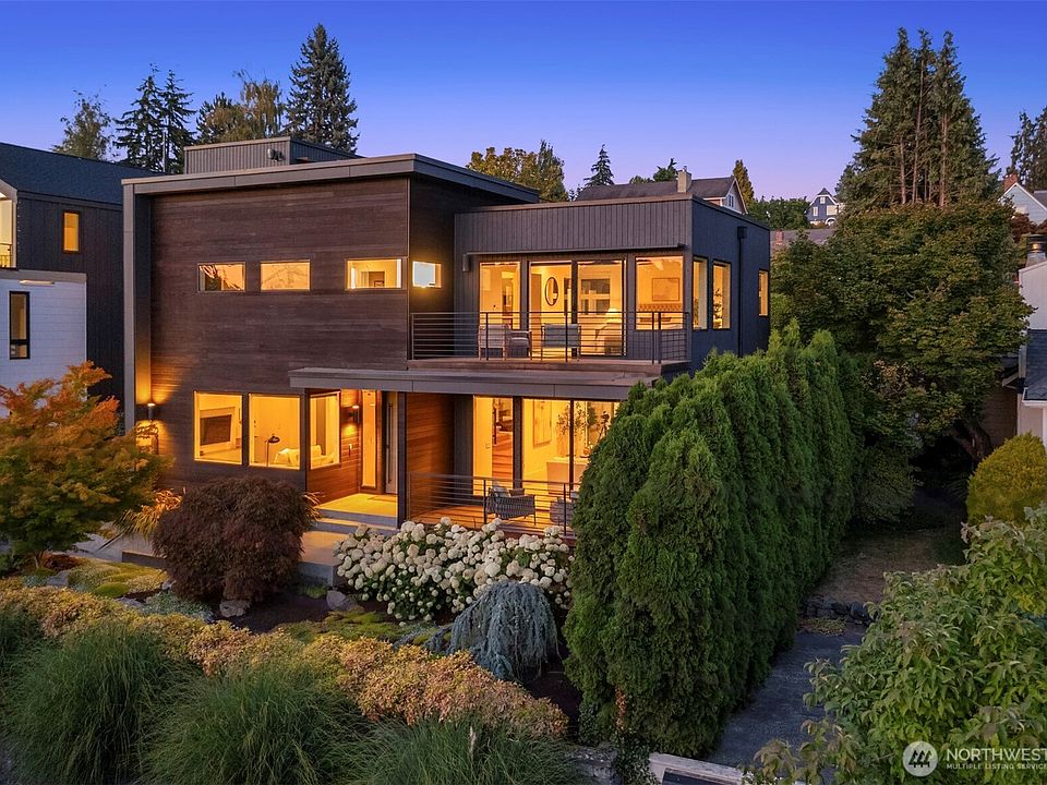 1st image of 2524 30th Avenue W