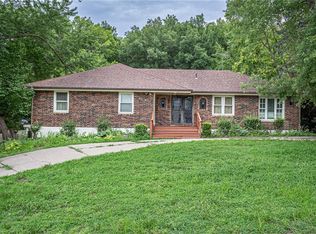 2014 Cambridge St, Leavenworth, KS 66048