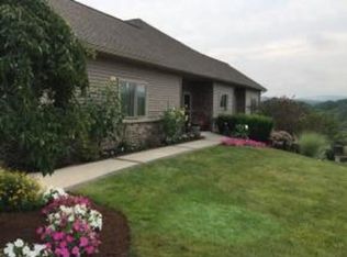 19 Eagle Dr, Endwell, NY 13760