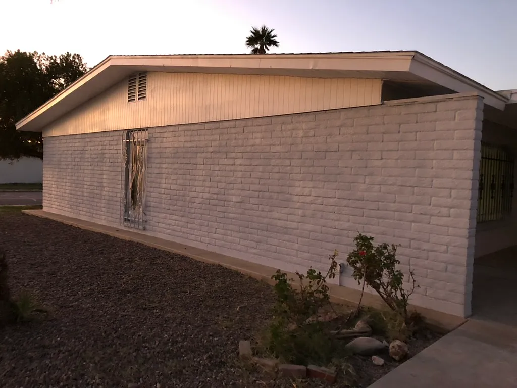 3 bed, 1368 sqft, $2,100 — Photo 3