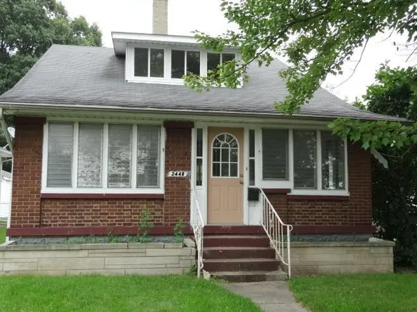 2448 S 8th St, Terre Haute, IN 47802