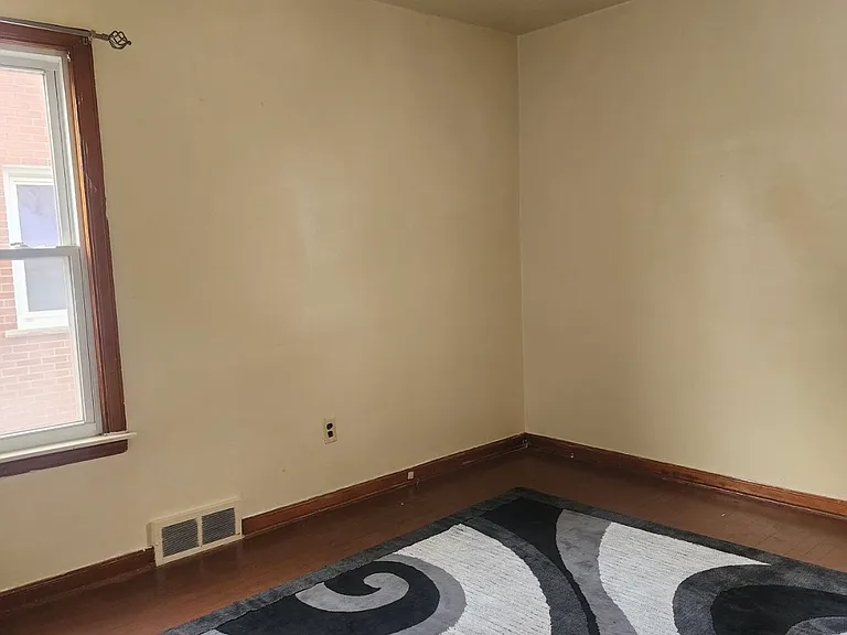 7304 Emanon St — Photo 10