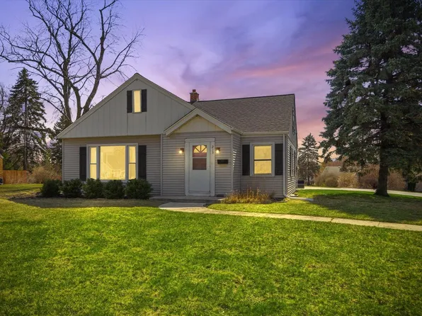 213 East Douglas STREET, Port Washington, WI 53074