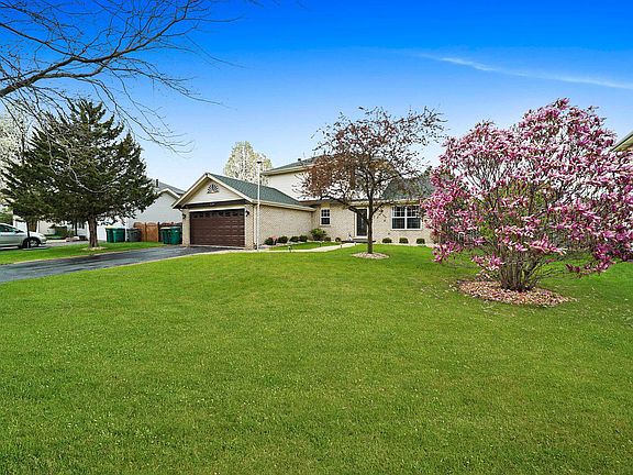 3rd image of 4609 Peacock Ln