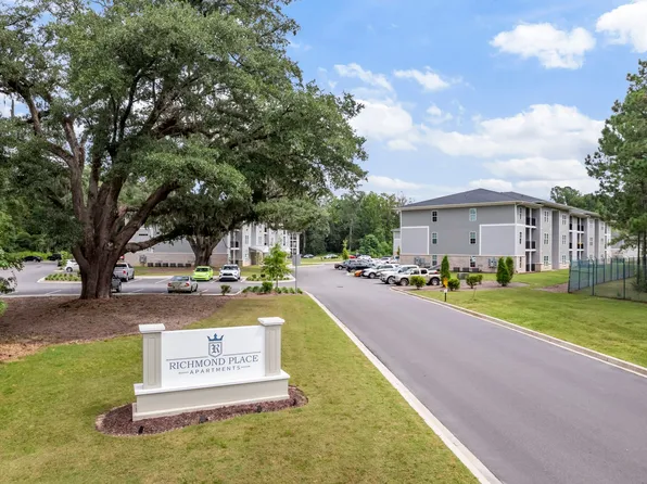 Richmond Place Luxury Apartments