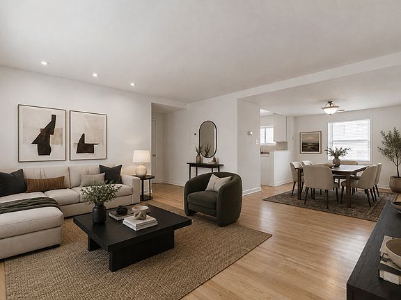 2nd image of 2914 W Berwyn Ave #2
