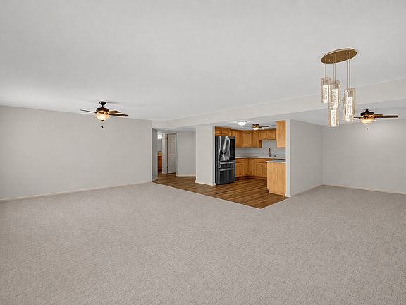 2nd image of 7860 E Camelback Rd Unit 211
