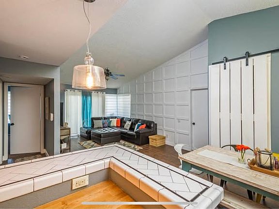 4th image of 2035 S Elm St Unit 202
