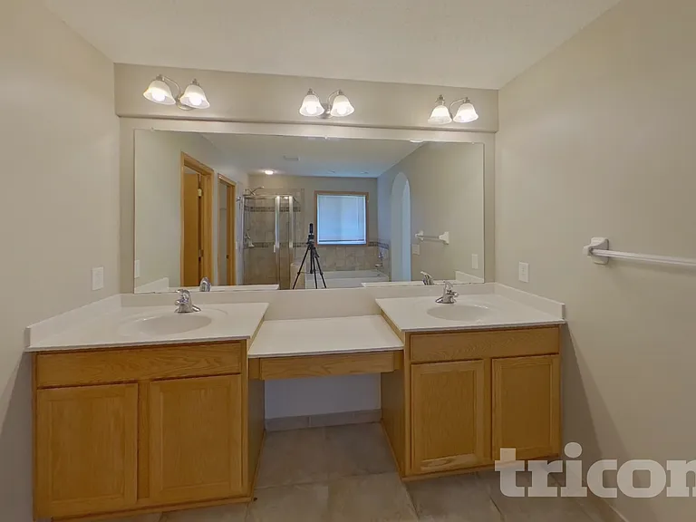10883 Tyler Ct NE — Photo 7
