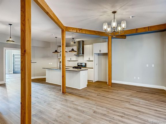 4th image of 958 Lincoln St #303