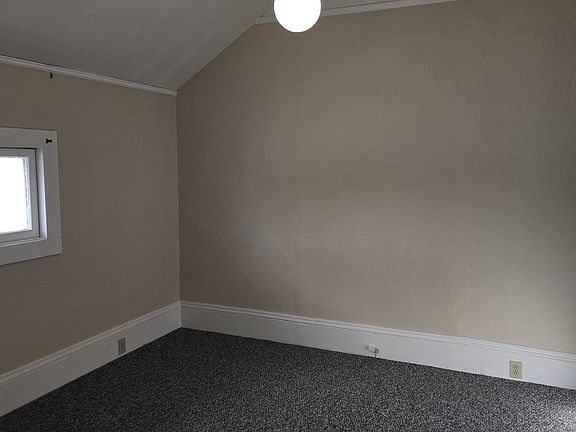 5th image of 208 Lincoln St #3