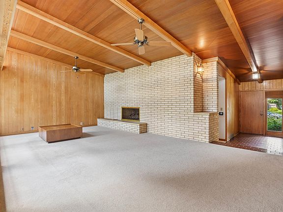 5th image of 215 Lillian Ln