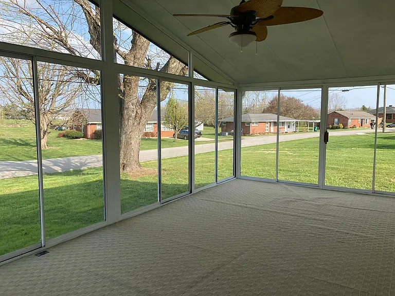 517 Lee Dr — Photo 12
