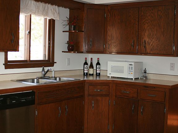 5th image of 10018 Dupont Ave S