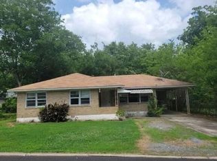 903 3rd St, Hot Springs, AR 71913