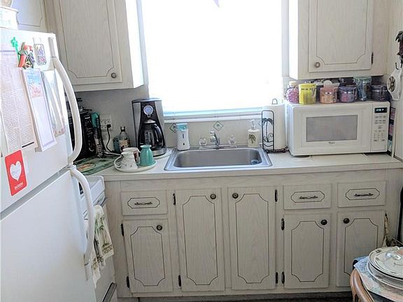 4th image of 76 Ventnor D #76
