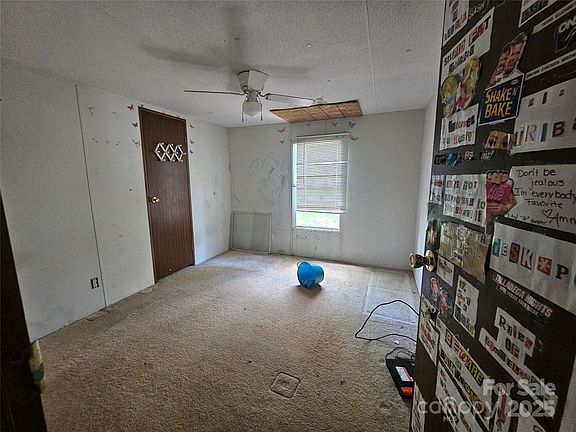 5th image of 1001 Bexley Ln