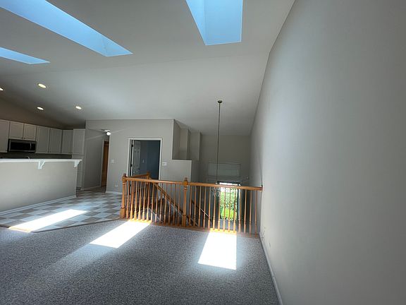 5th image of 2393 Madiera Ct