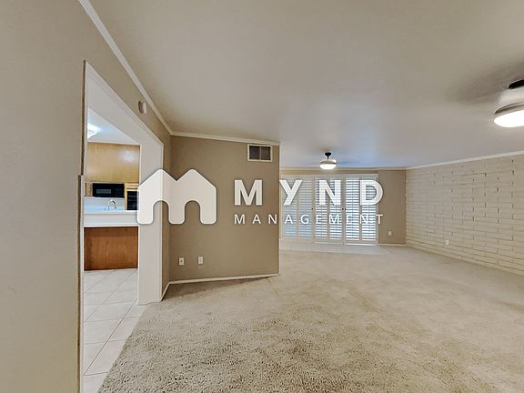 3rd image of 10652 N 32nd Dr