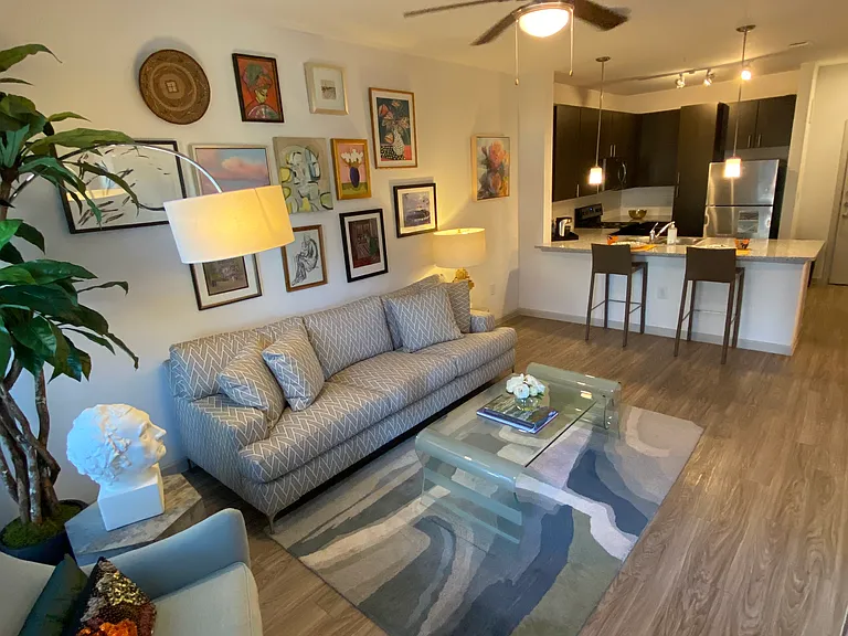 Sadler Dr — Photo 1