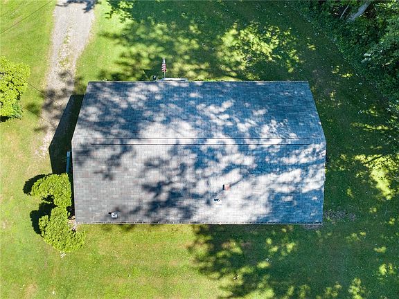 4th image of 4043 Lakes Corners Rose Valley Rd