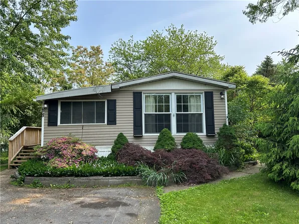 88 Prestige Dr, Clifton Springs, NY 14432