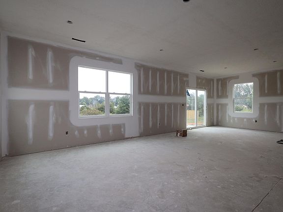 3rd image of 1017 Dawsons Dr