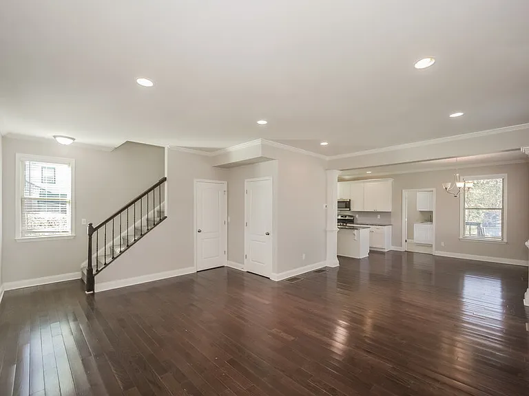 1863 Phillips Ave — Photo 5