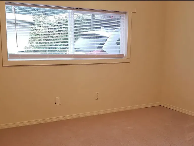 2514 NE Barnett St — Photo 5
