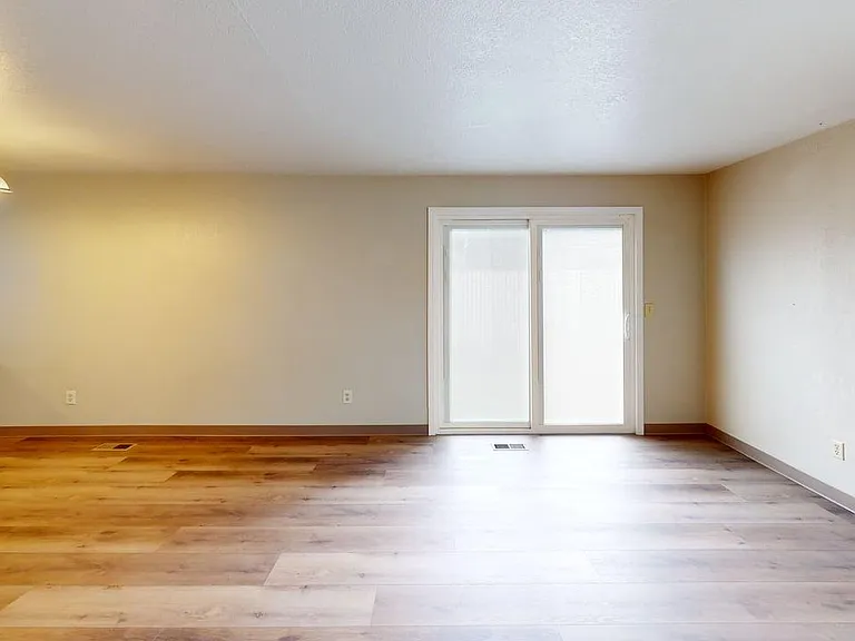 111 NW Columbia Ave #1 — Photo 4