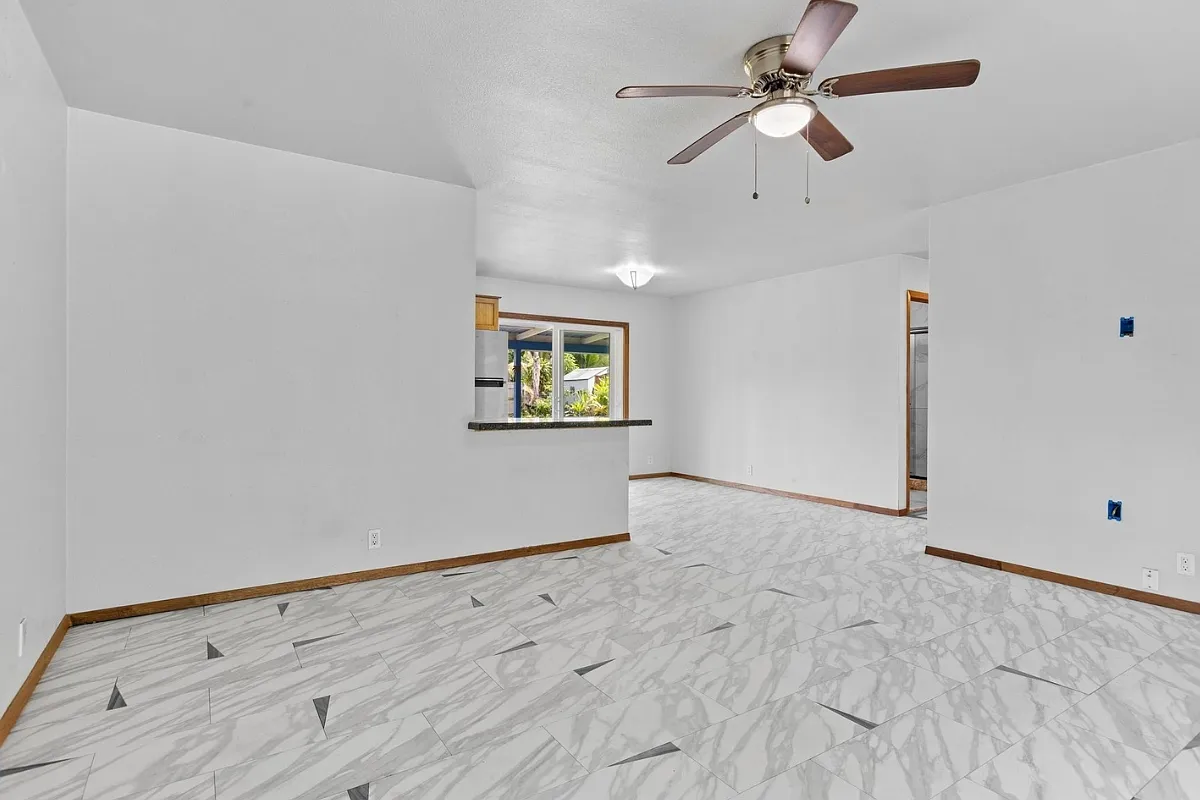3 bed, 1044 sqft, $2,600 — Photo 2