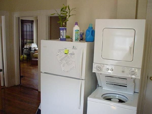 2nd image of 17 Everett St