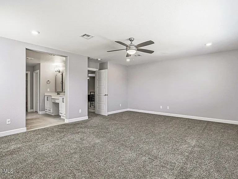 13082 Oakhampton Ave — Photo 30