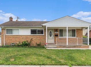 20891 Crestmont Ln, Dearborn Heights, MI 48127