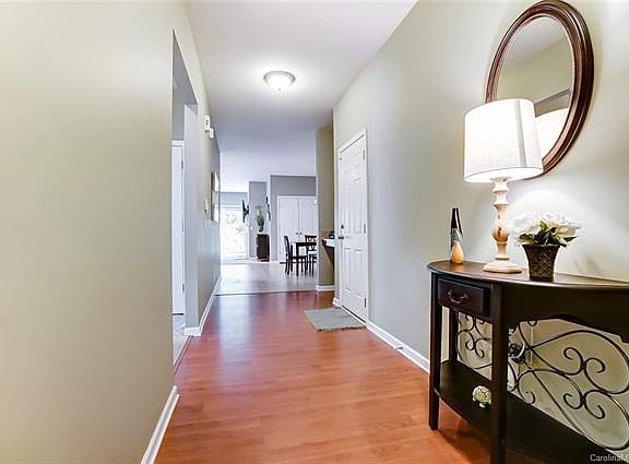 3rd image of 14716 Glenduff Pl