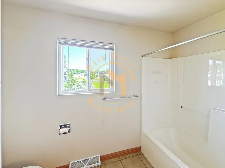2662 Cormier Rd — Photo 17