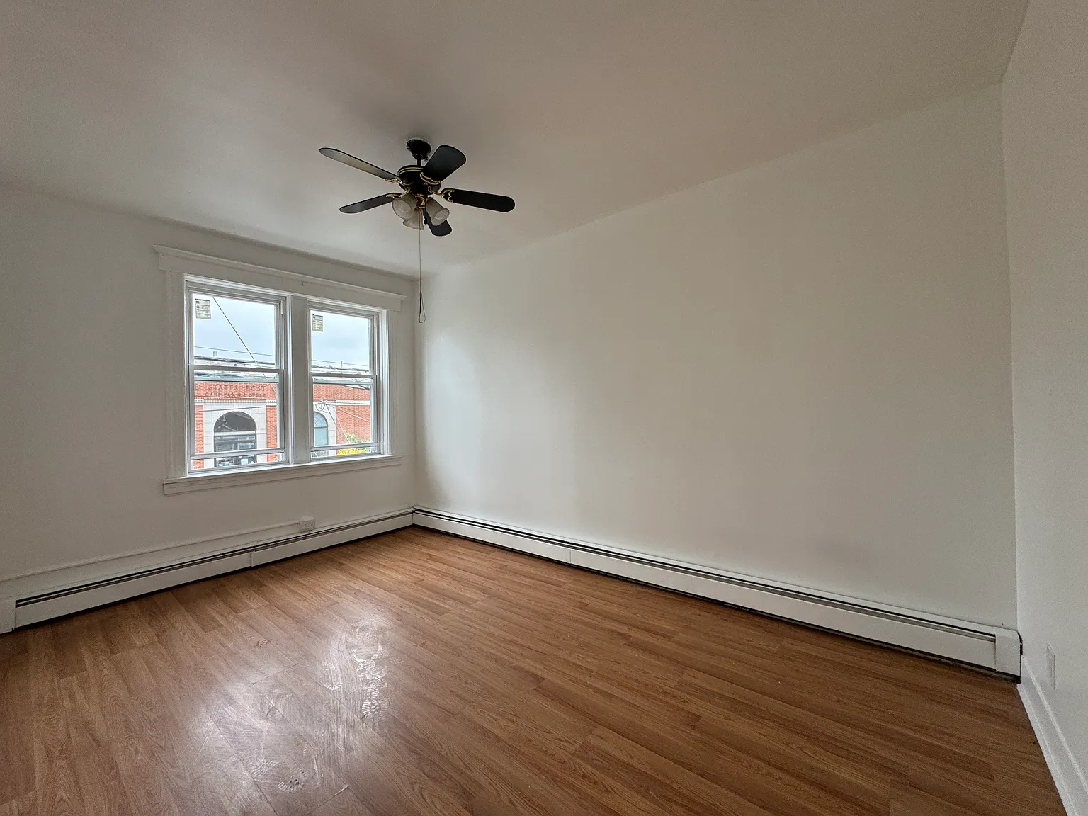 2 bed, 600 sqft, $2,100 — Photo 3
