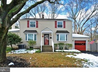 624 Lakevue Dr, Willow Grove, PA 19090