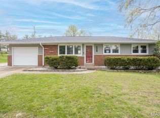 228 Cascade Dr, Columbia, IL 62236