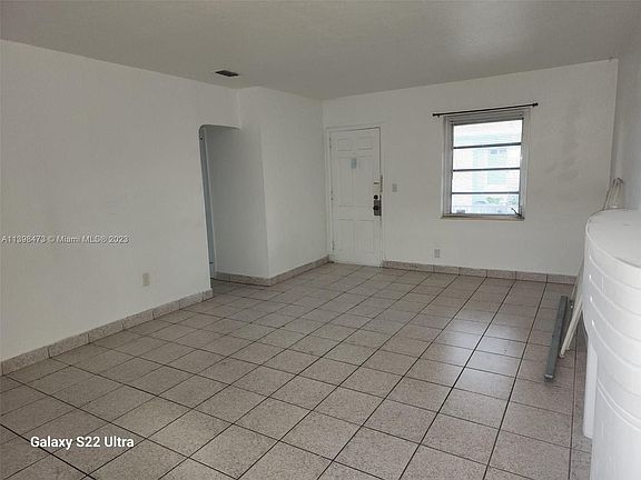 3rd image of 2165 Bay Dr APT 20