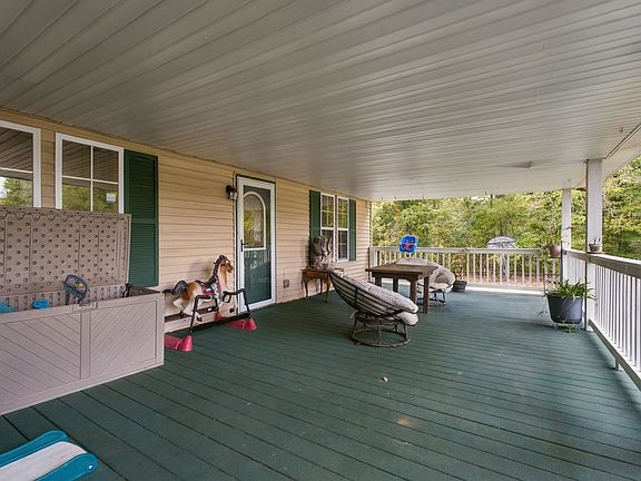 4th image of 715 Raven Point St