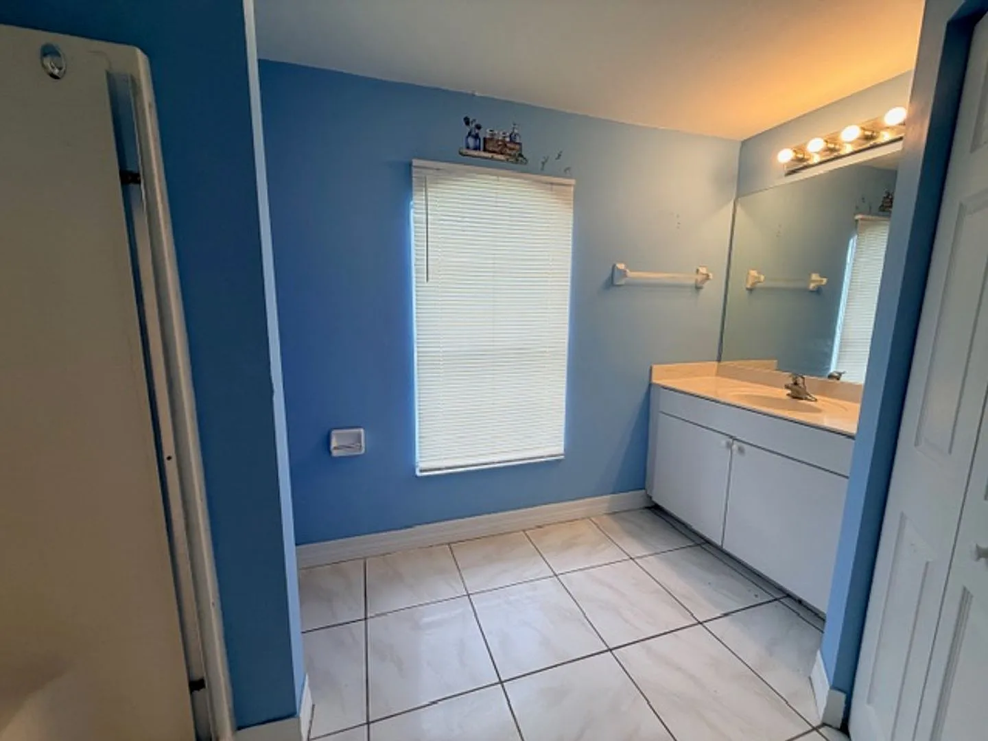 Lehigh Acres 3 Bedroom/ 2 Bathroom — Photo 4