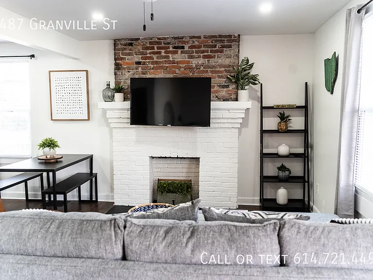 1487 Granville St — Photo 96