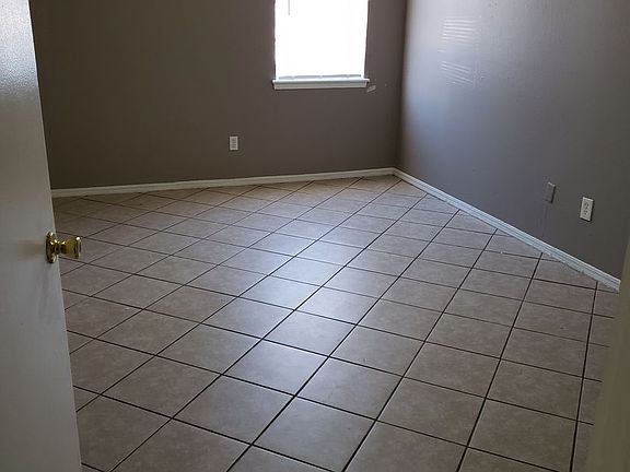 3rd image of 5825 NW 34th St #6